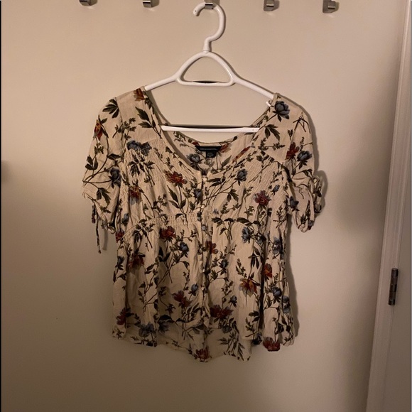 American Eagle Floral Top - Picture 5 of 5